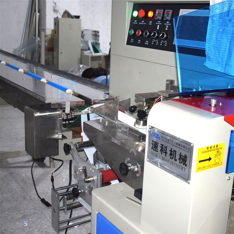 廠包4分微噴頭及打金配件水平包裝機(jī)在裝設(shè)備理料噴碼五包機(jī)中的應(yīng)用